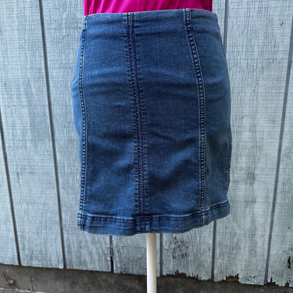Free People Denim Mini‎ Skirt Womens Size 4 Blue Jean Pencil Zip Closure